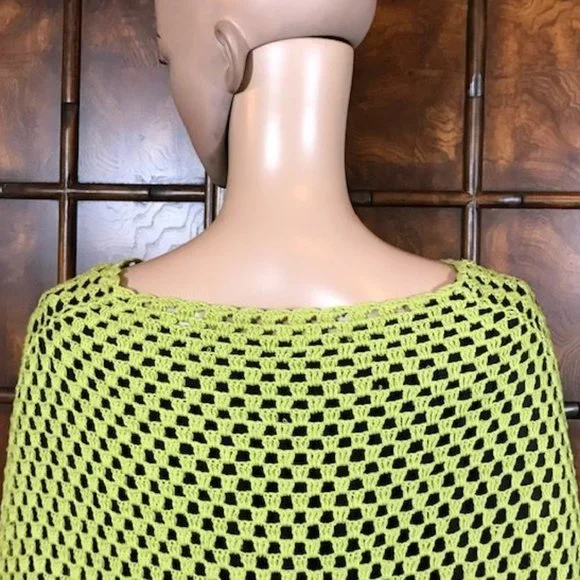 Spring Green Crochet Fringe Shawl - Picture 9 of 11